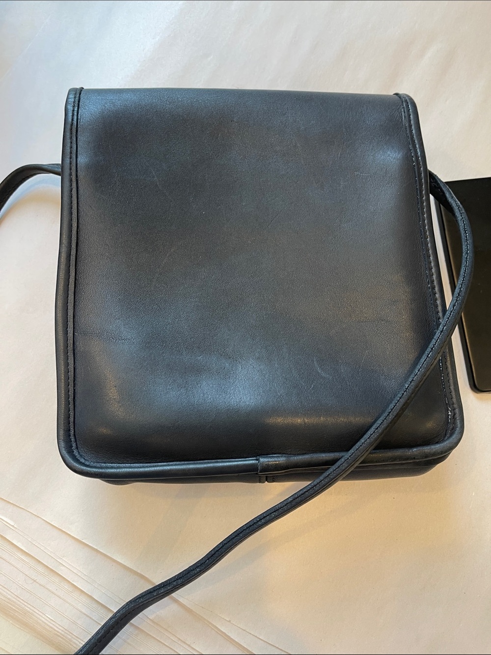VTG Coach COMPACT POUCH Glovetanned Leather crossbody made in USA 90s - Picture 11 of 16